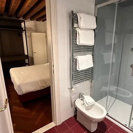 Comedia By Maddalena * Velence