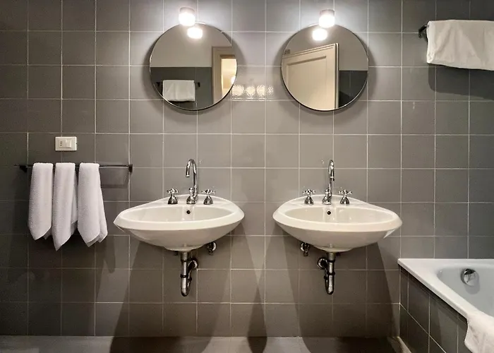 Comedia By Maddalena